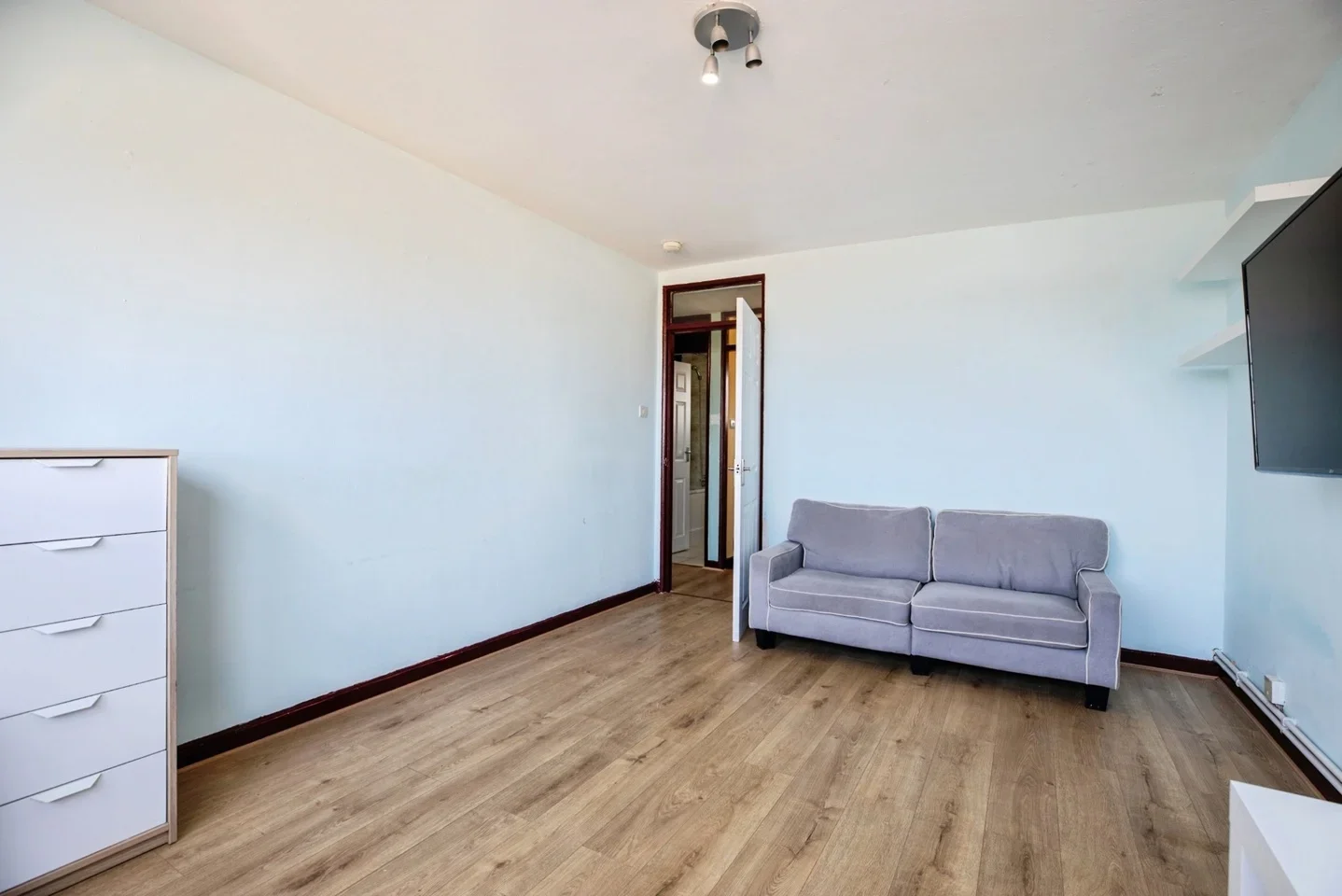 Flat Burbage Close in Greater London