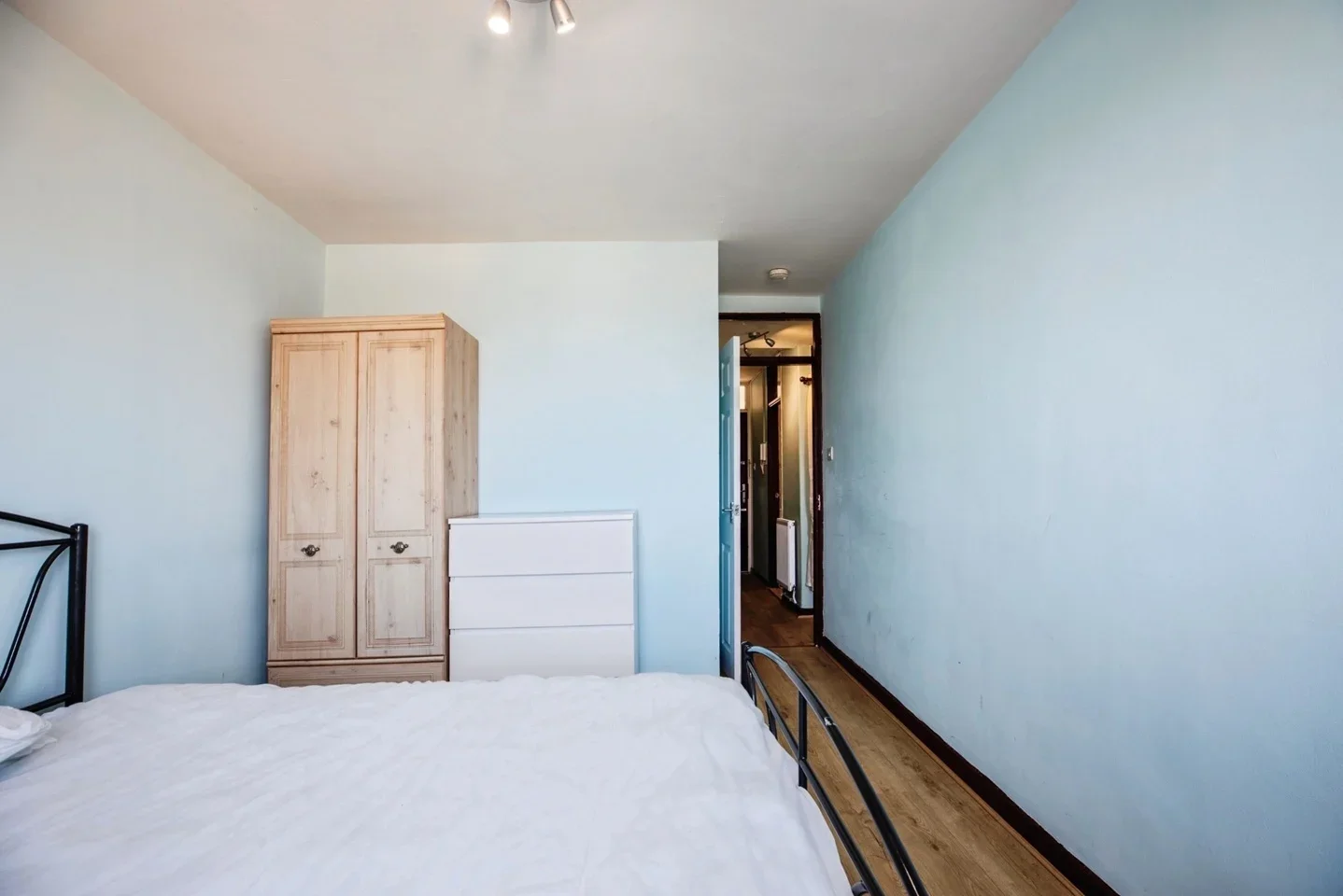 Flat Burbage Close in Greater London