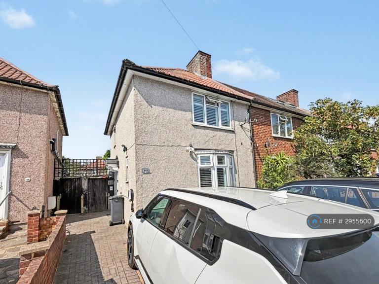 House Green Lane in Greater London