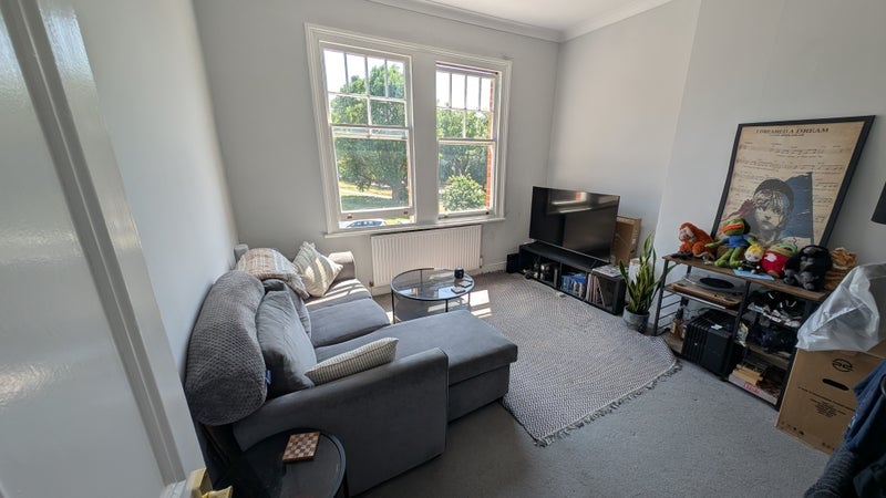 Room Montague Avenue in Greater London