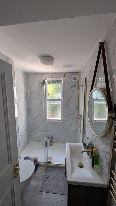 Room Montague Avenue in Greater London