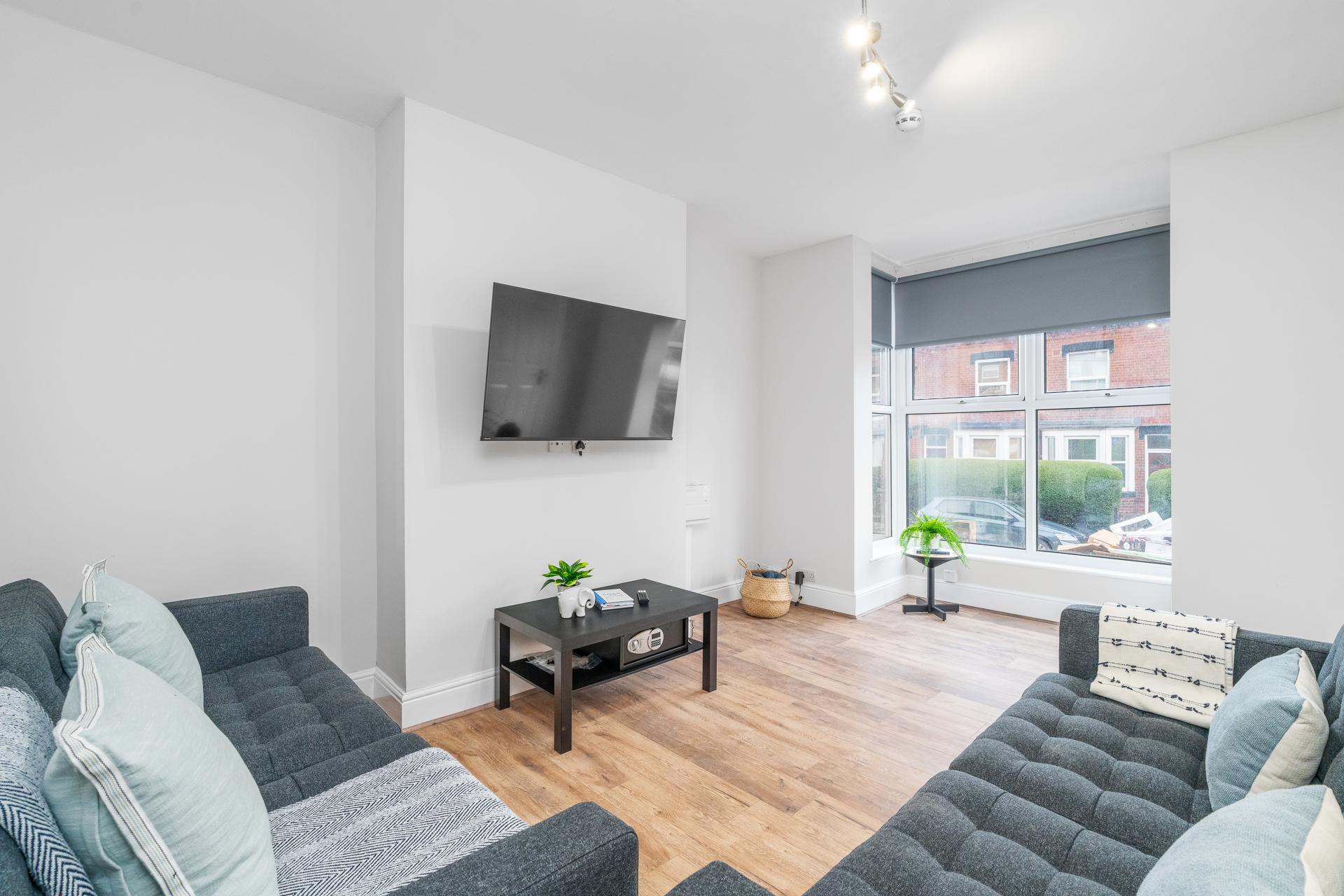 Flat Trelawn Street in Leeds