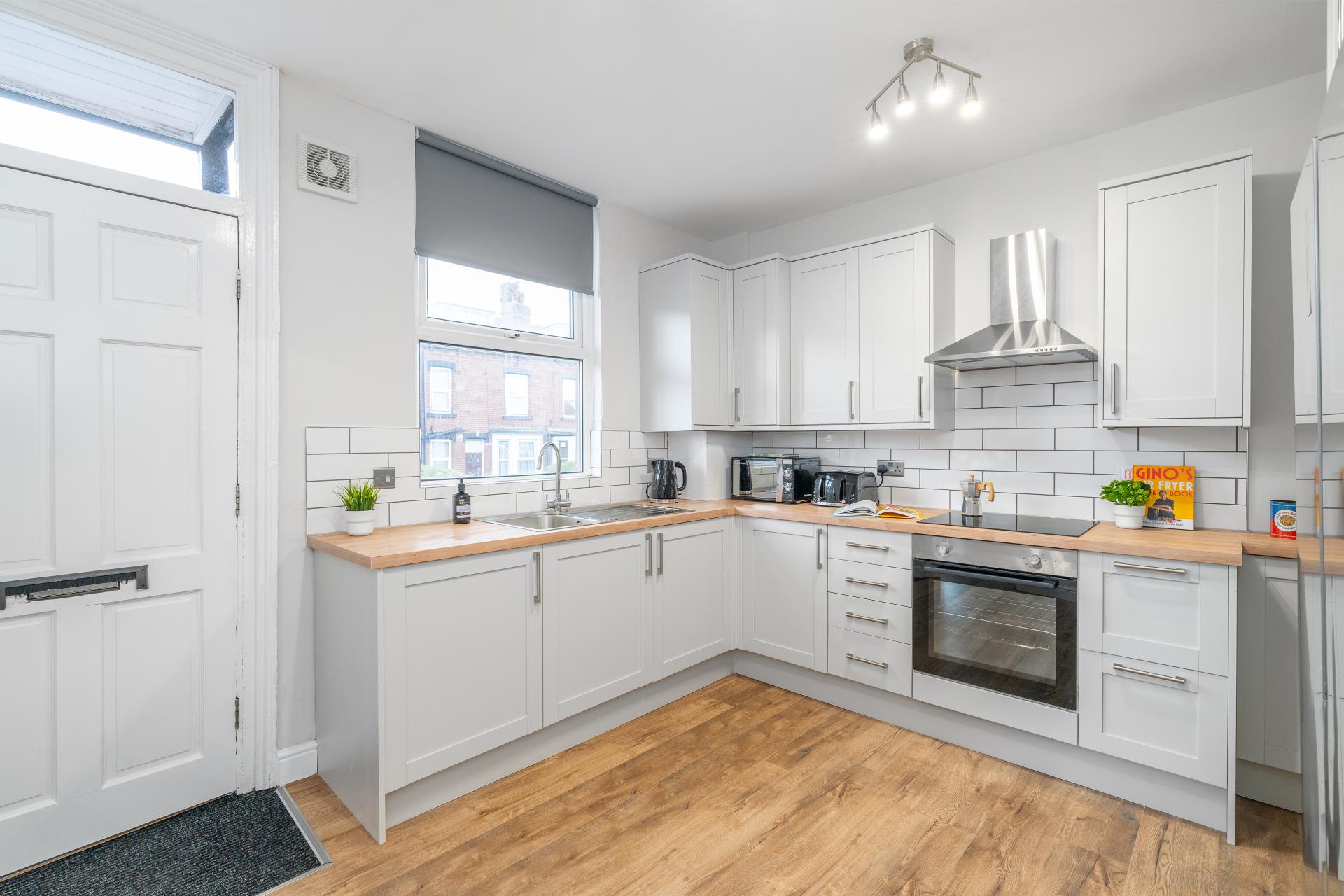 Flat Trelawn Street in Leeds