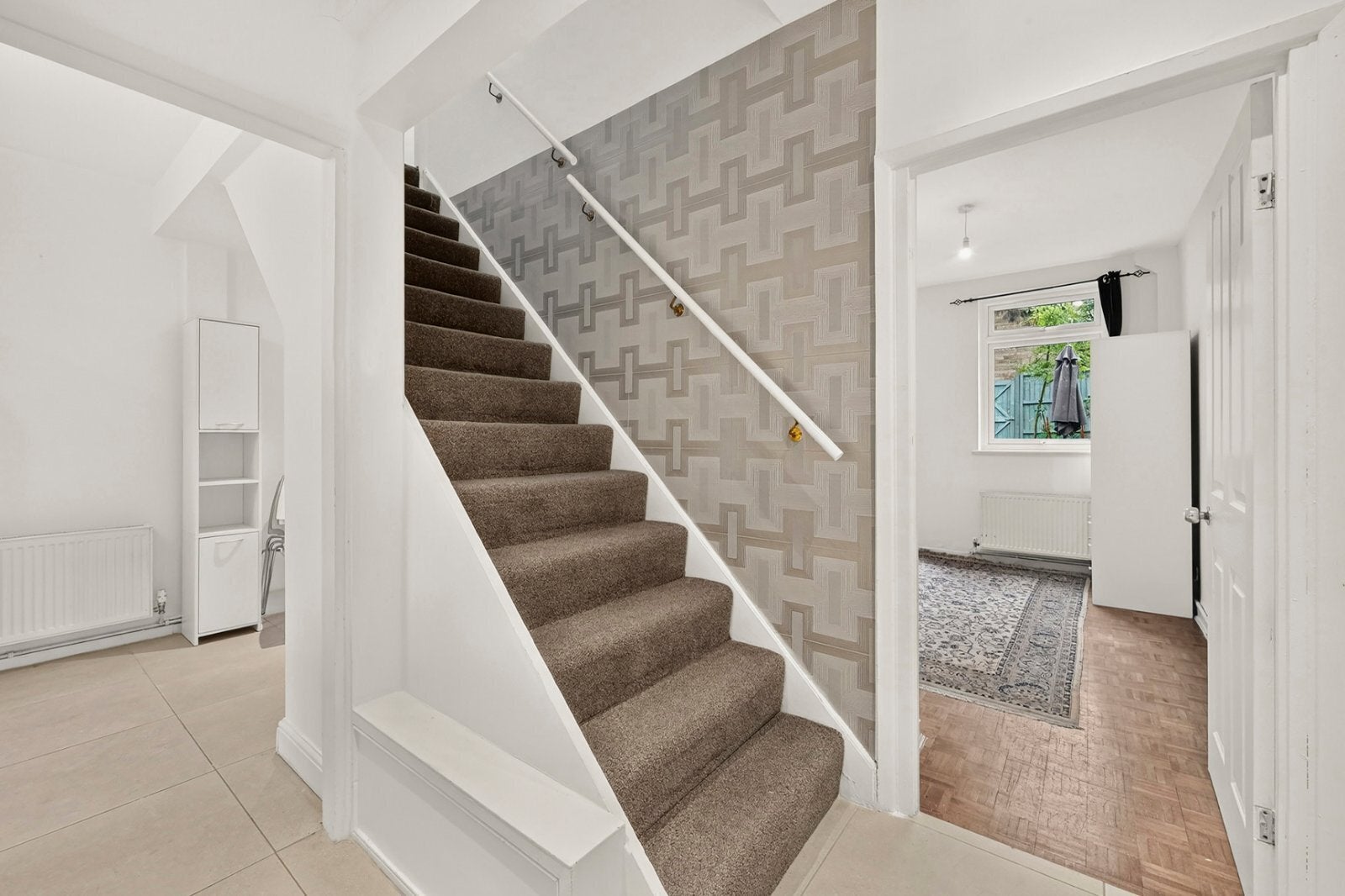 House Chartfield Avenue in Greater London