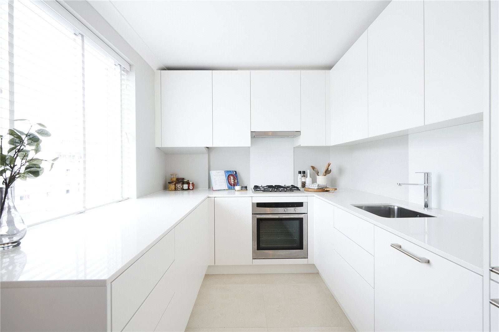 Flat Fulham Road in Greater London