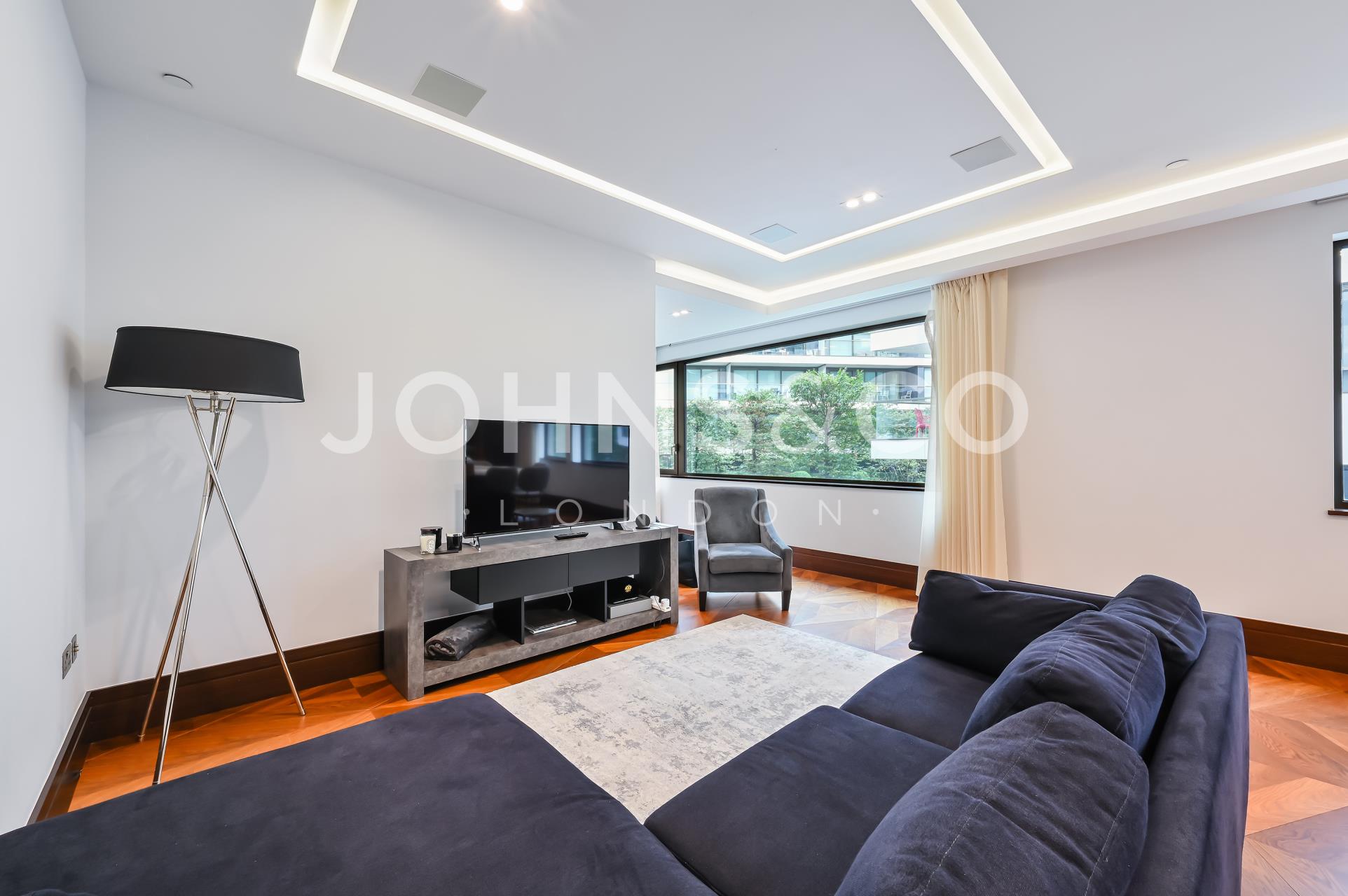 Flat Earls Way in Greater London