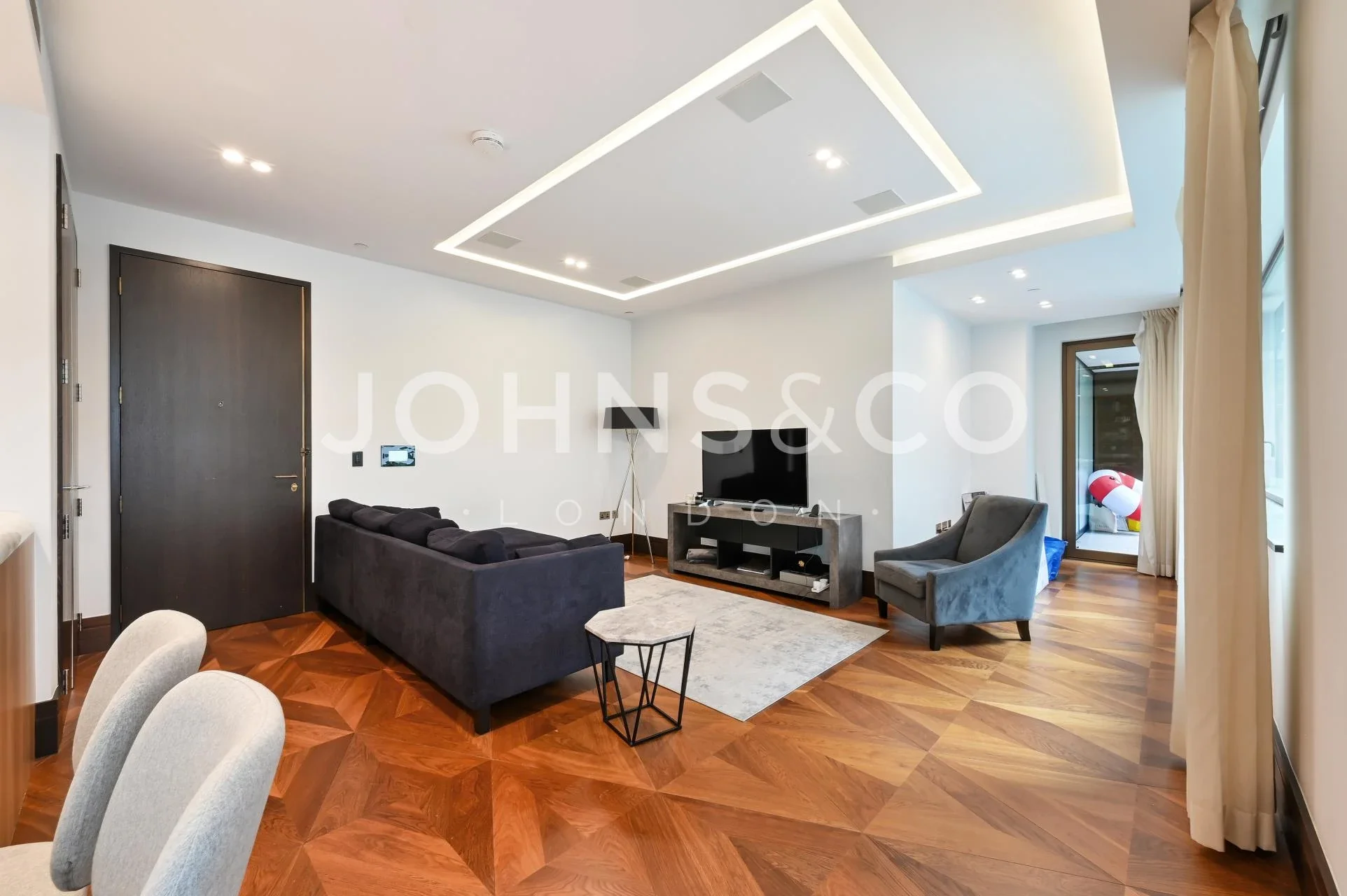 Flat Earls Way in Greater London