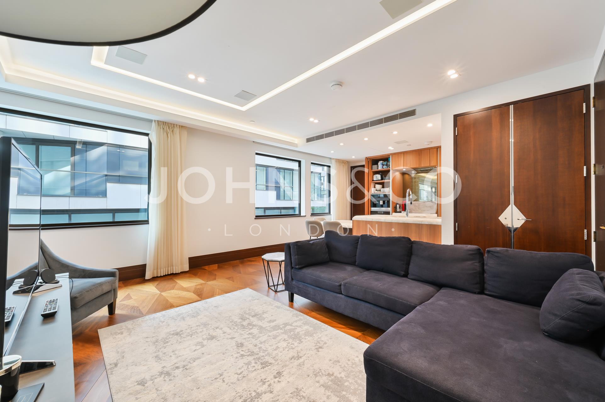 Flat Earls Way in Greater London