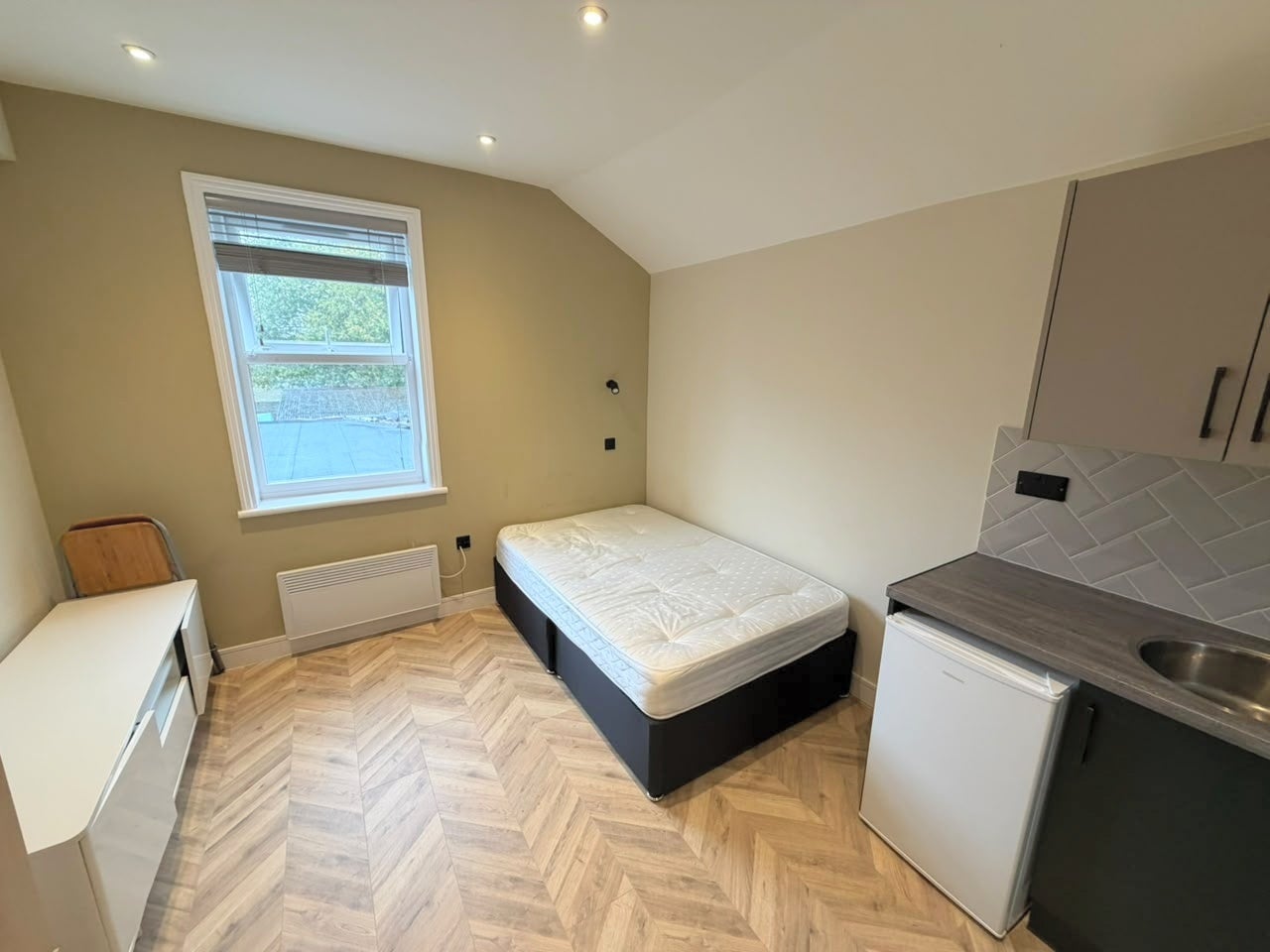 Flat South Street in Greater London