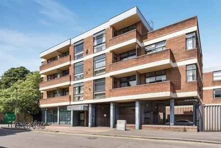 Flat Albion Place in Oxford