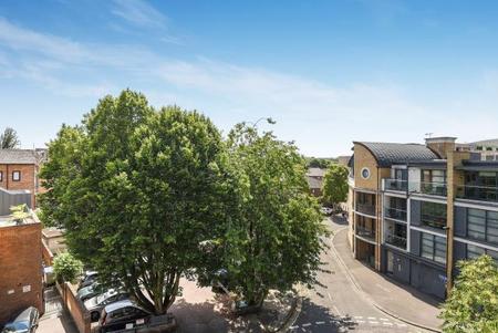 Flat Albion Place in Oxford
