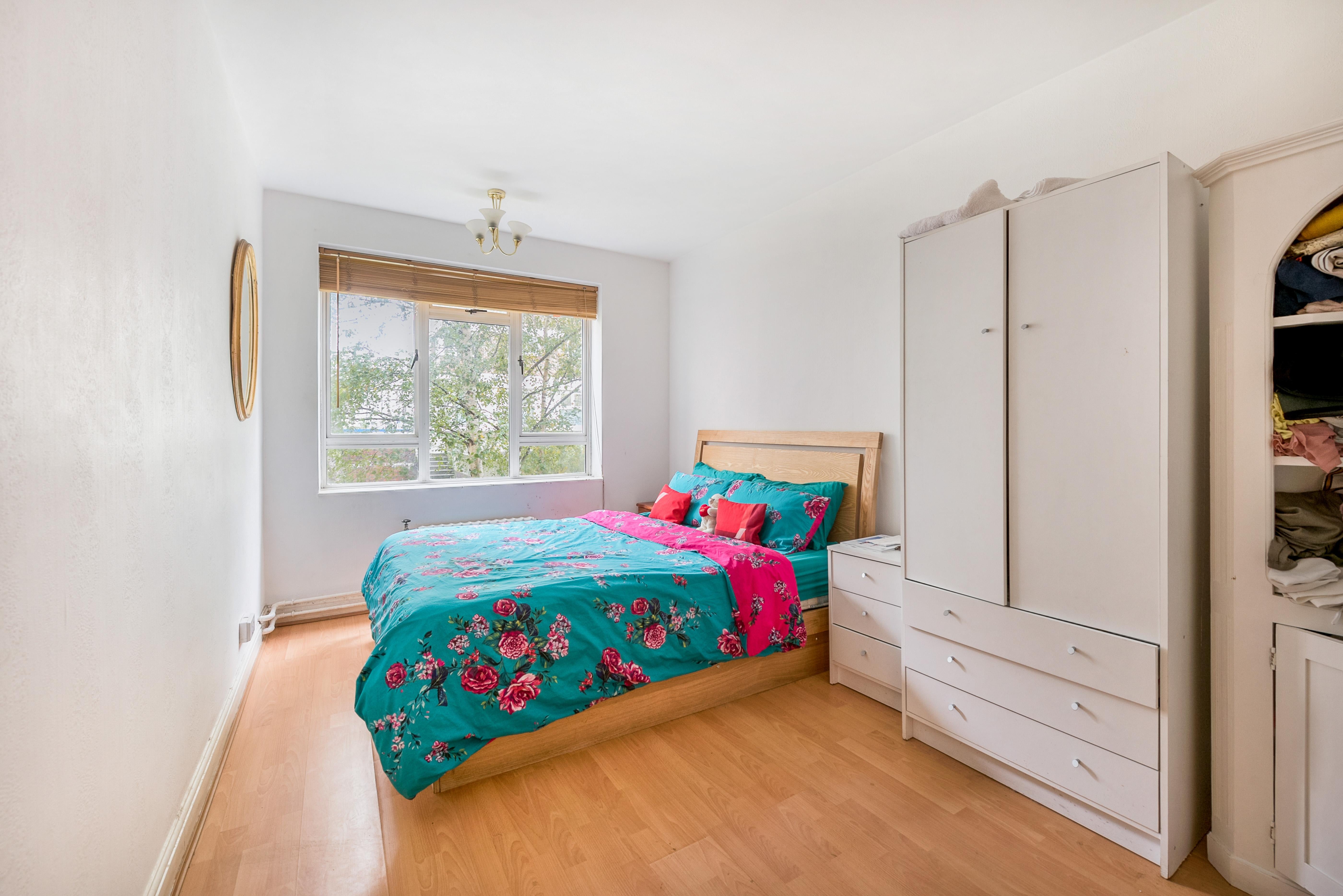 Flat Warwick Way in City of Westminster