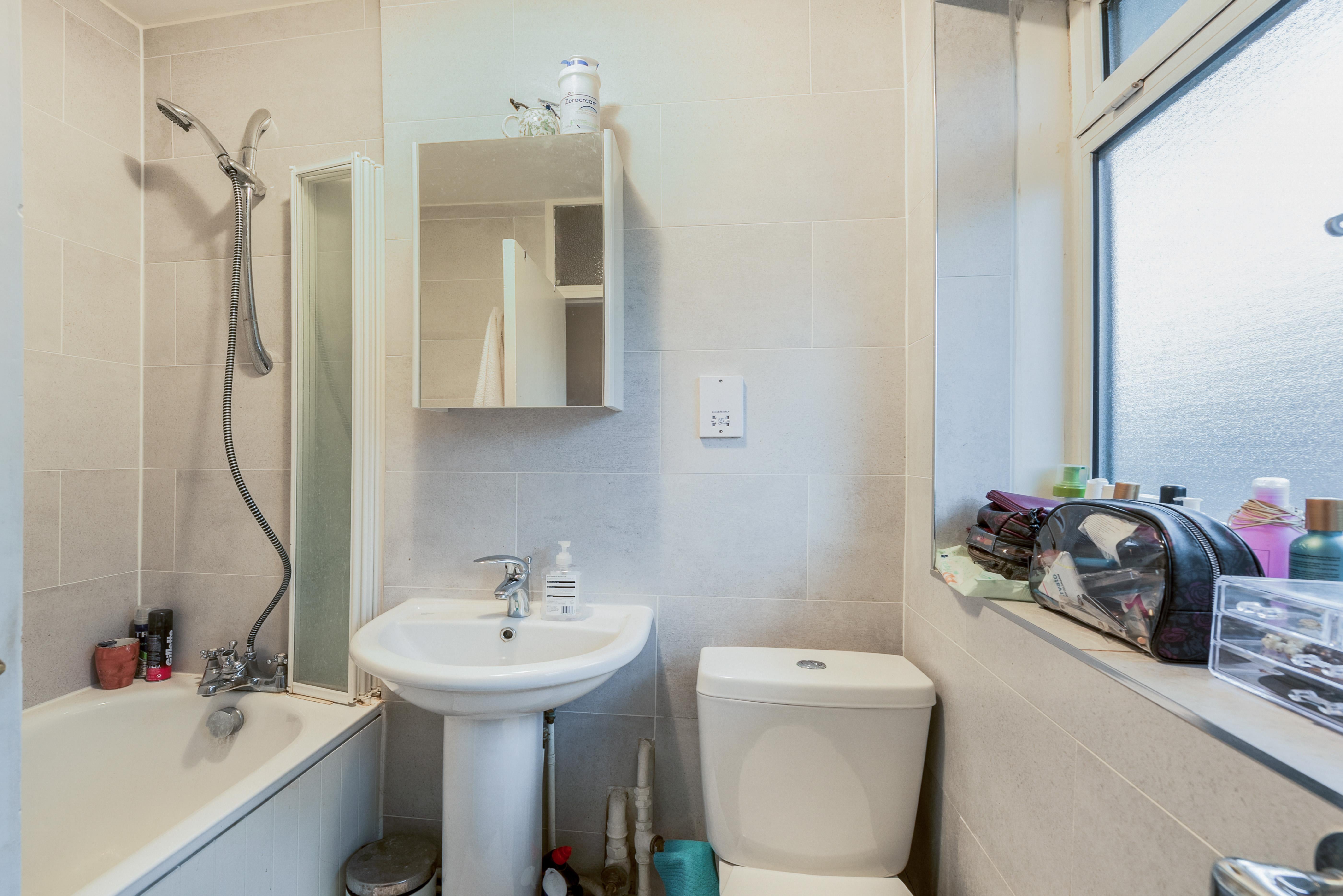 Flat Warwick Way in City of Westminster