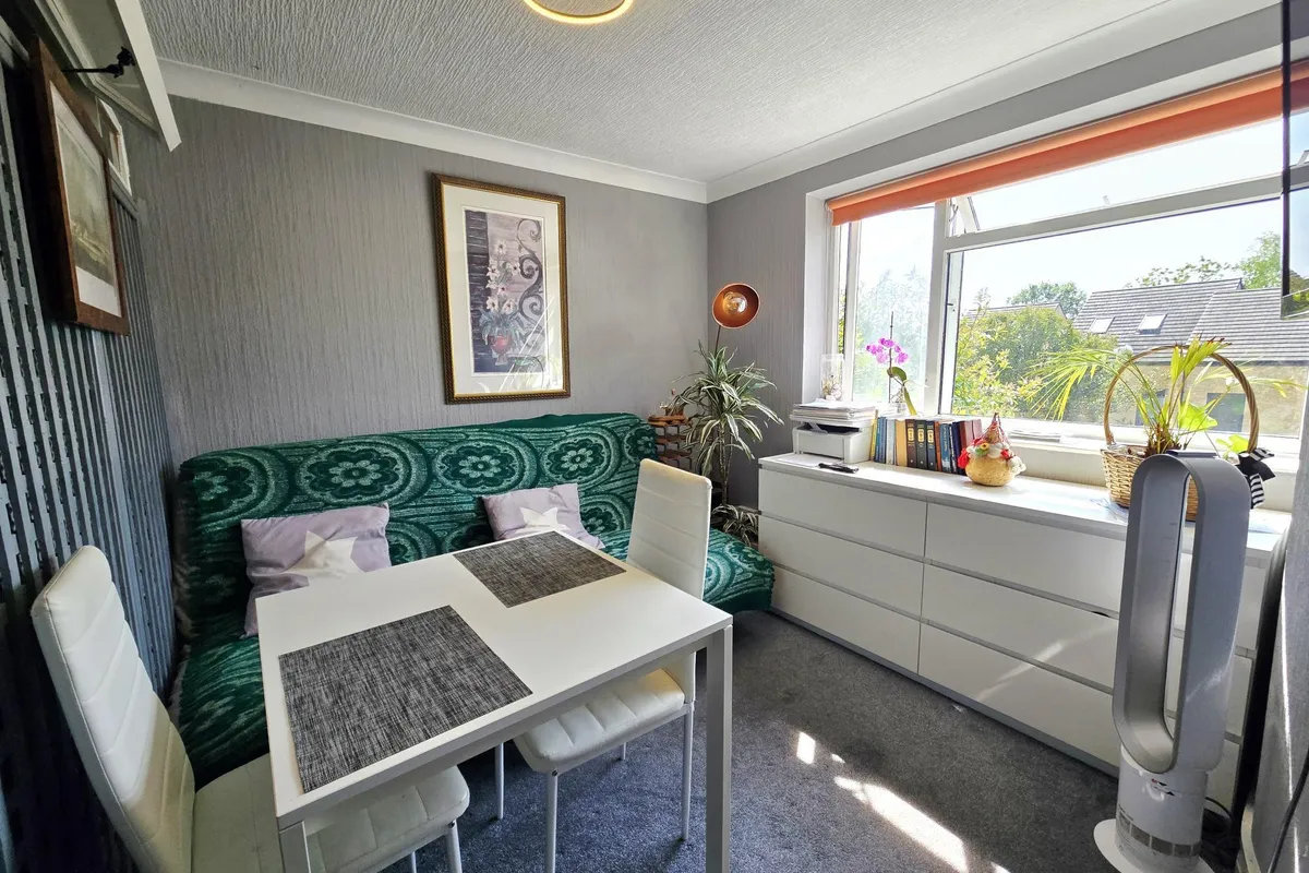 Flat Tiptree Drive in Greater London
