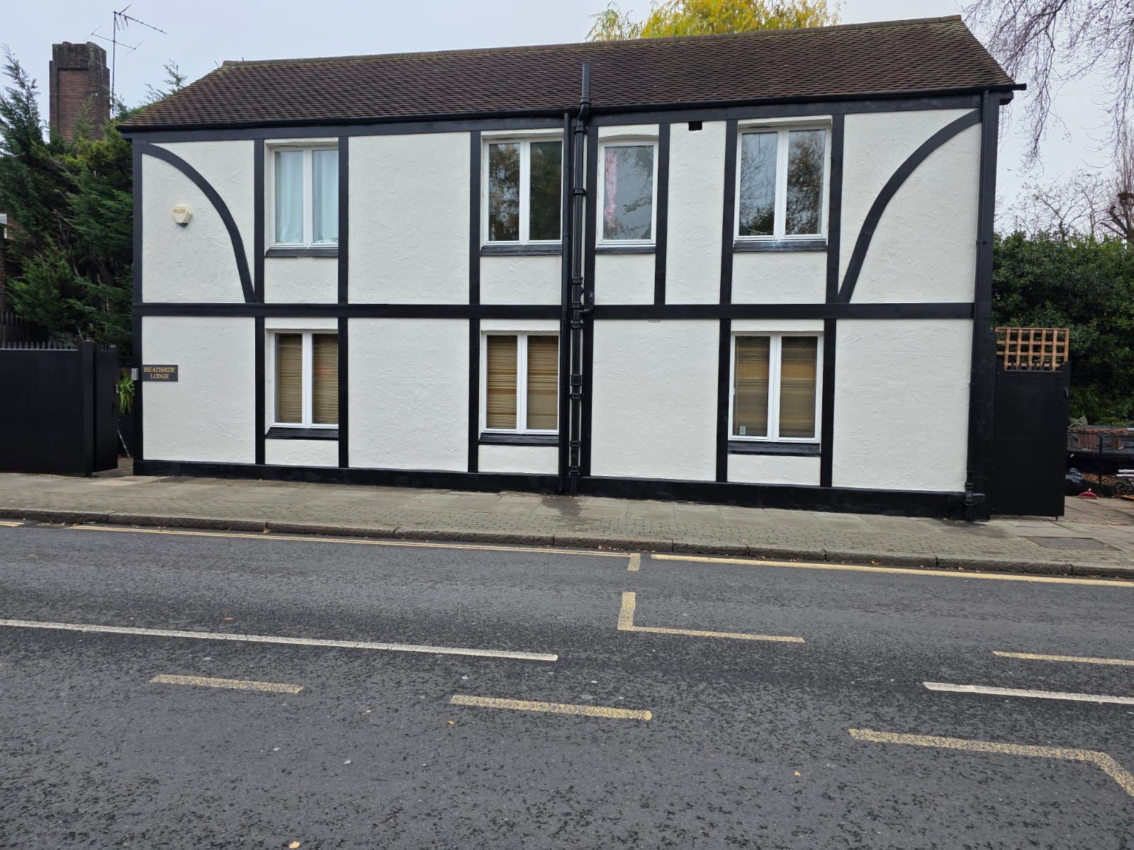 House Dover House Road in Greater London