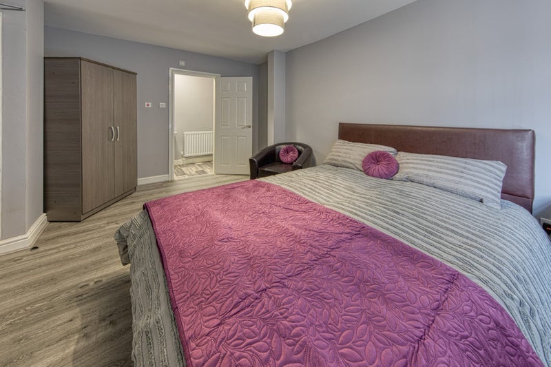 Room Old Lode Lane in Metropolitan Borough of Solihull