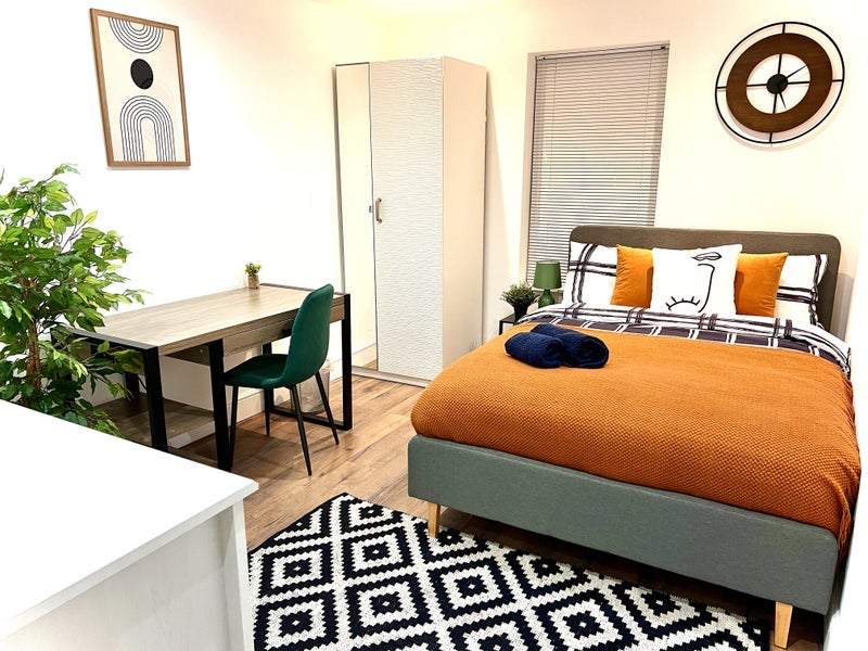 Room Brighton Road in Greater London