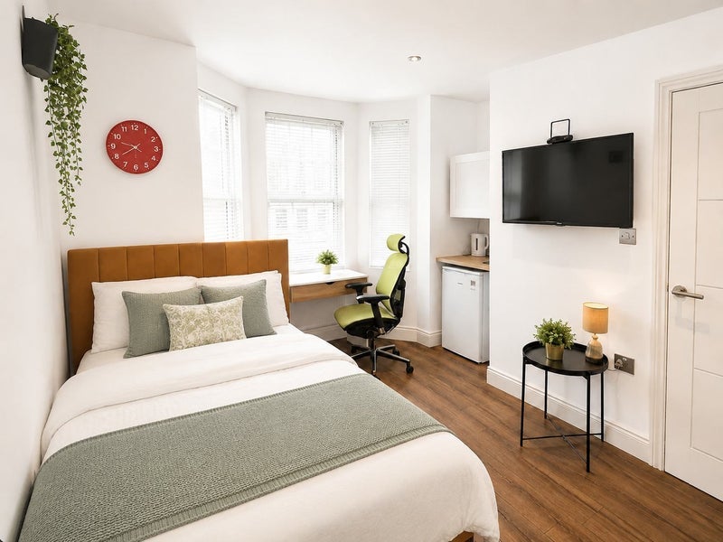 Room Brighton Road in Greater London