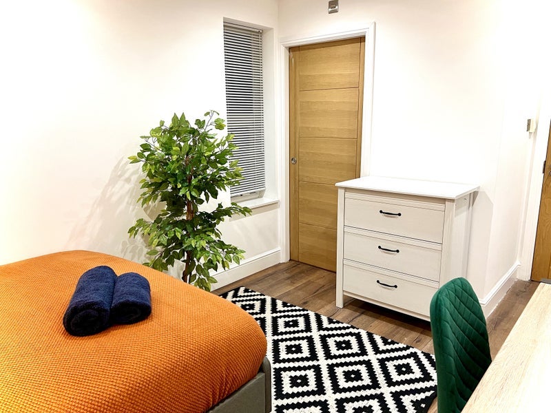Room Brighton Road in Greater London