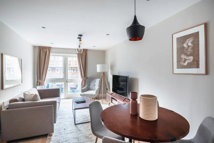 Flat Hoxton Square in Greater London