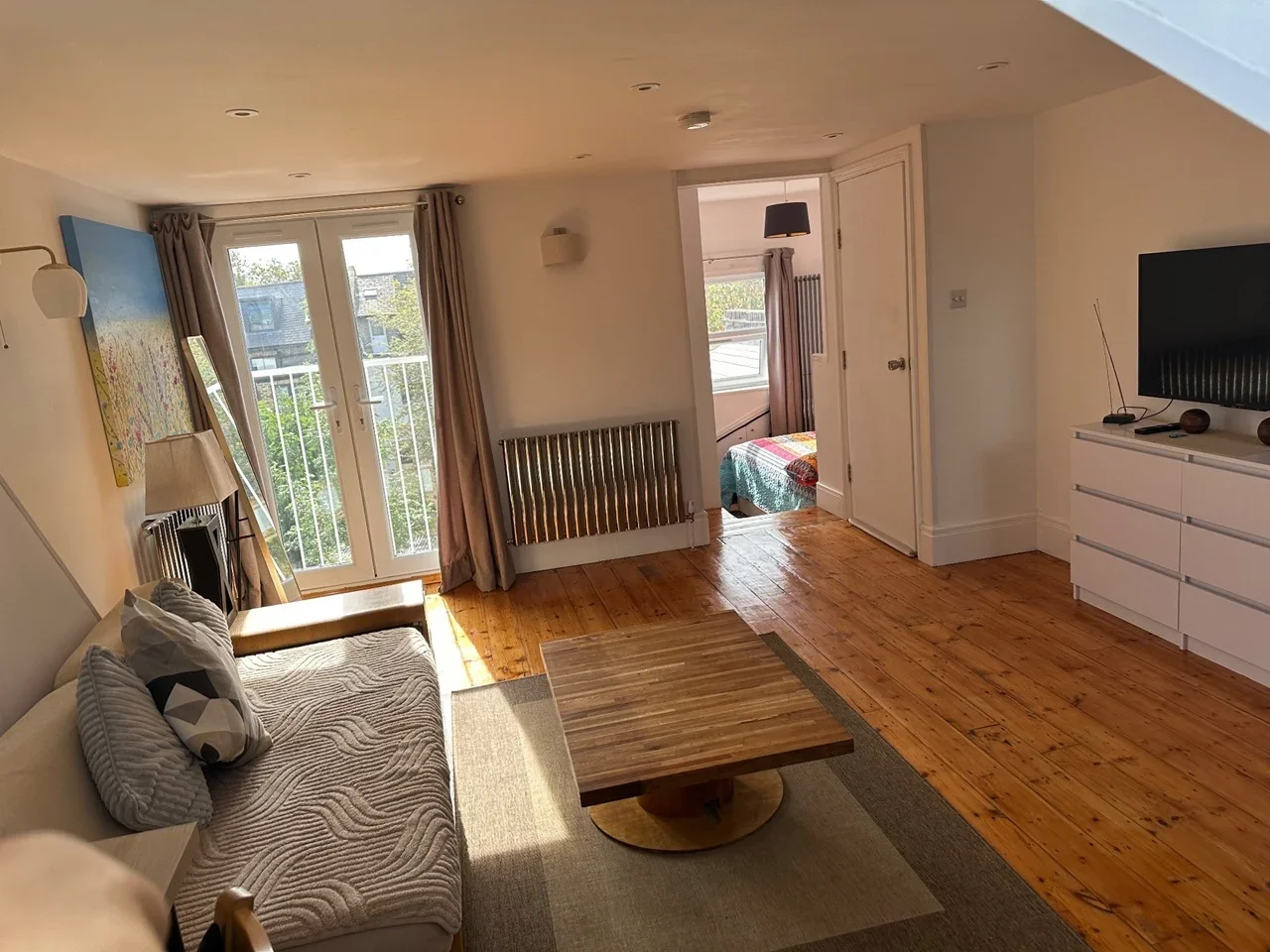 Flat Hazeldean Road in Greater London