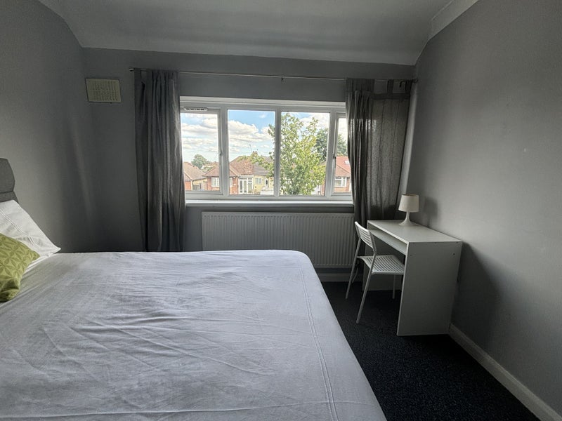 Room Templeton Road in Birmingham