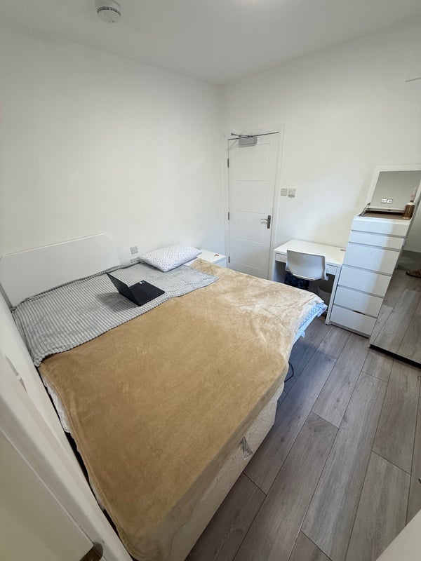 Room Noel Road in Greater London