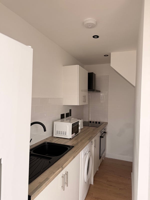 Room Marvels Lane in Greater London