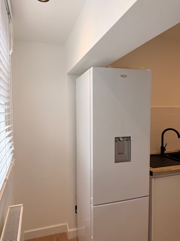 Room Marvels Lane in Greater London