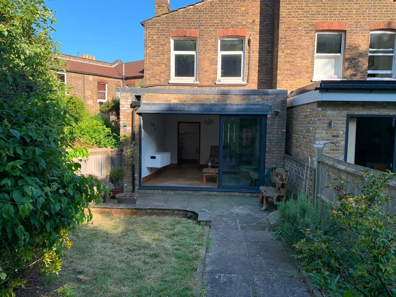 Flat North View Road in Greater London