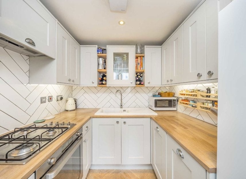 Flat Battersea Rise in Greater London