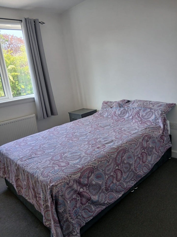 Room Abercairn Road in Greater London