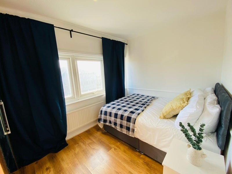 Room Kent Close in Greater London
