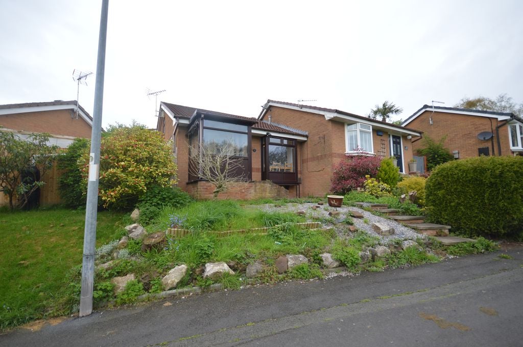 House Seaford Close in Runcorn