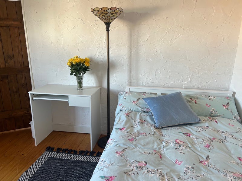 Room Argyll Road in Poole