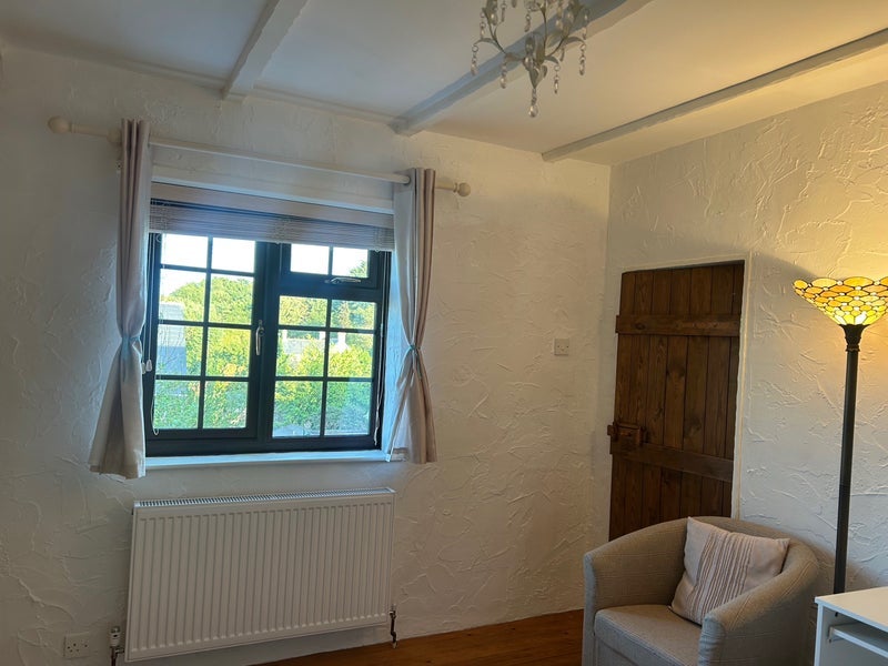 Room Argyll Road in Poole