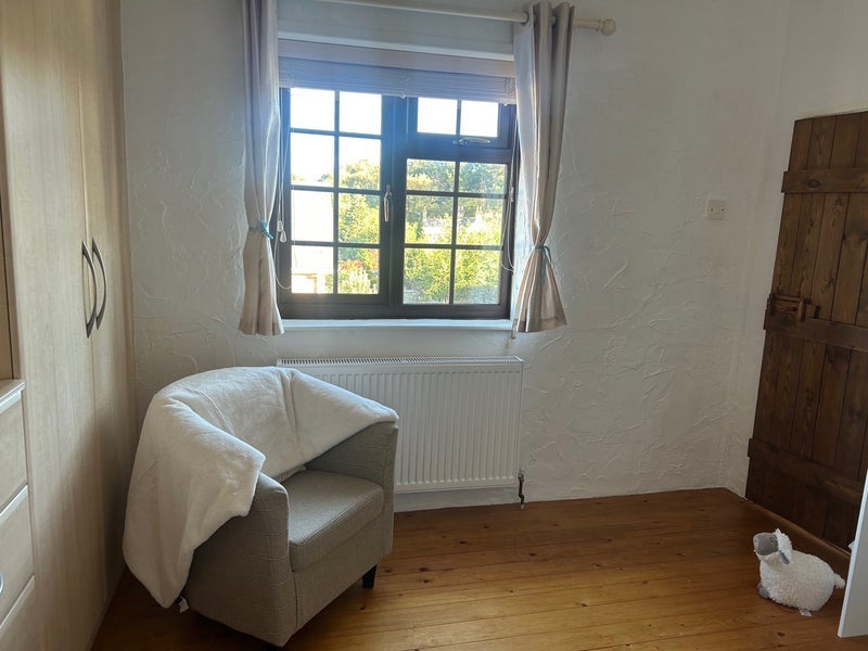 Room Argyll Road in Poole