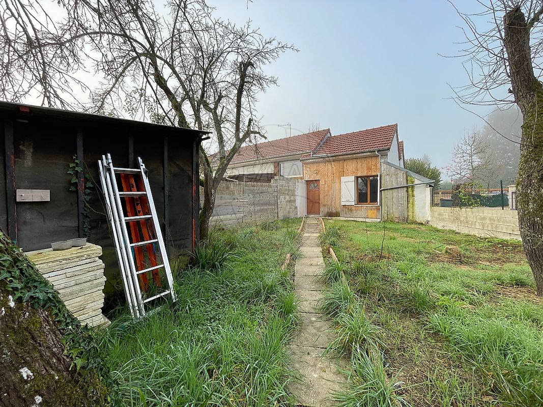 Flat Rue Claude Monet in Saint-Julien-les-Villas
