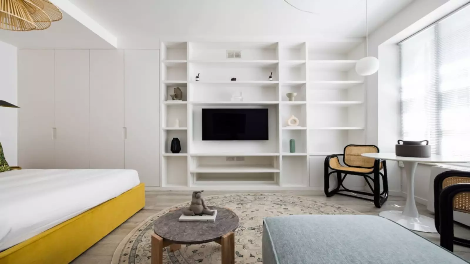 Flat Hogarth Road in Greater London