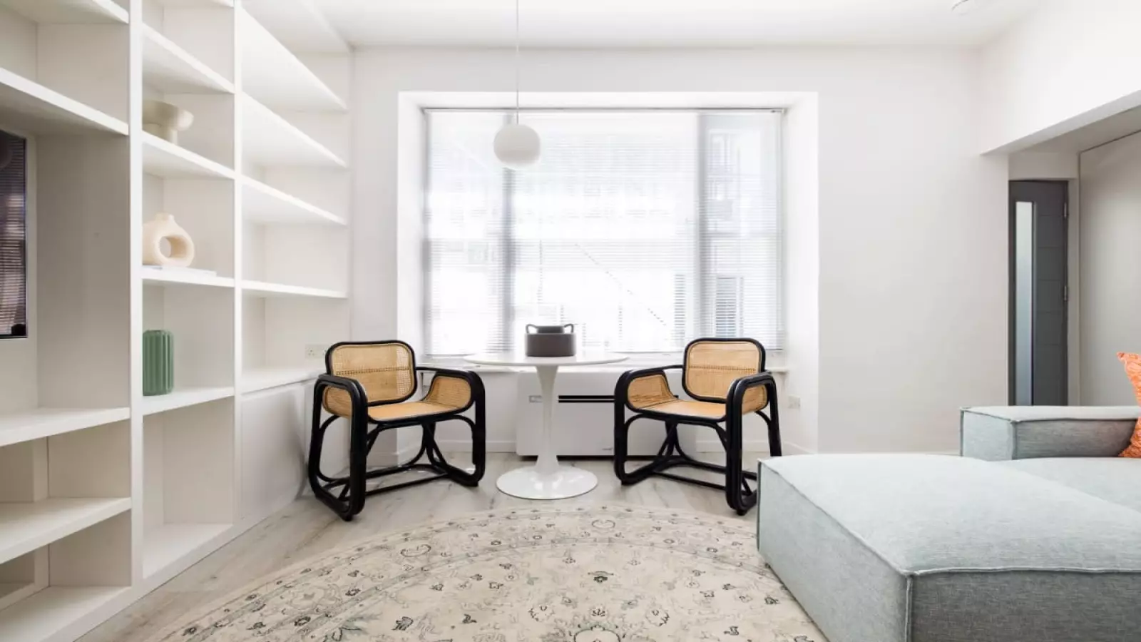 Flat Hogarth Road in Greater London