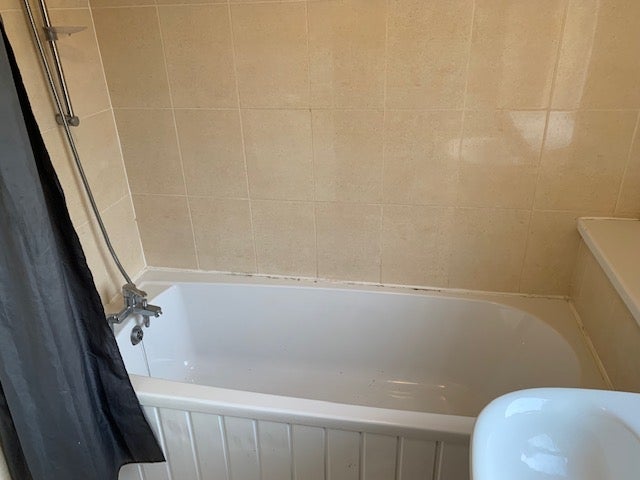 Flat Summerfield Place in Cardiff County