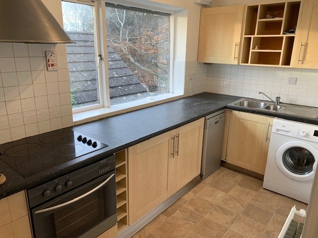 Flat Summerfield Place in Cardiff County