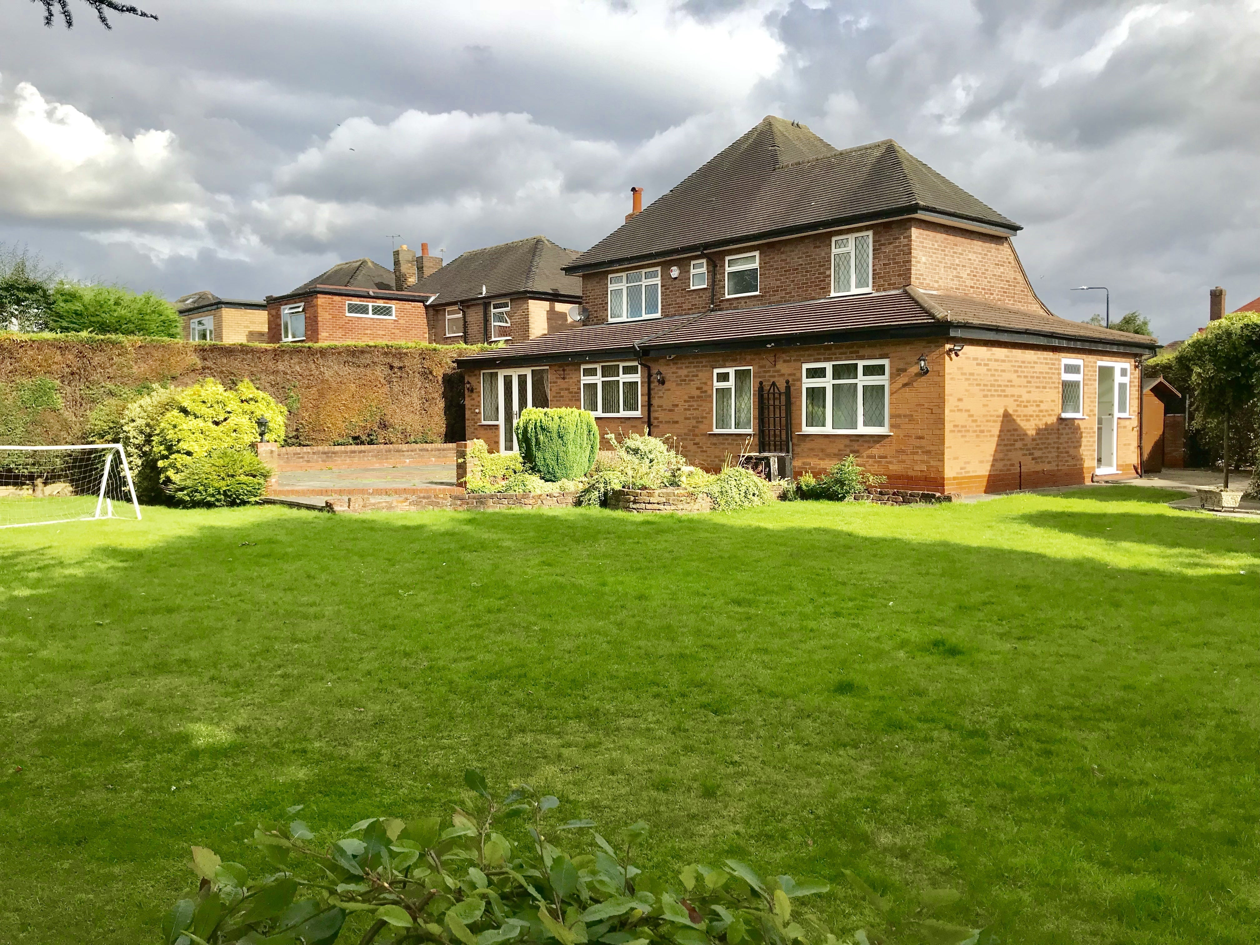 House Tiverton Drive in Trafford