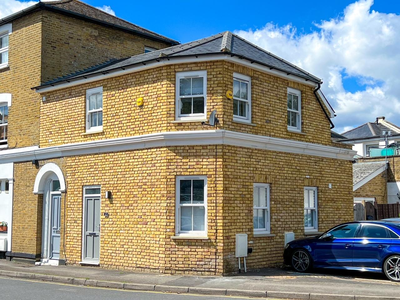 House Manor Road in Elmbridge