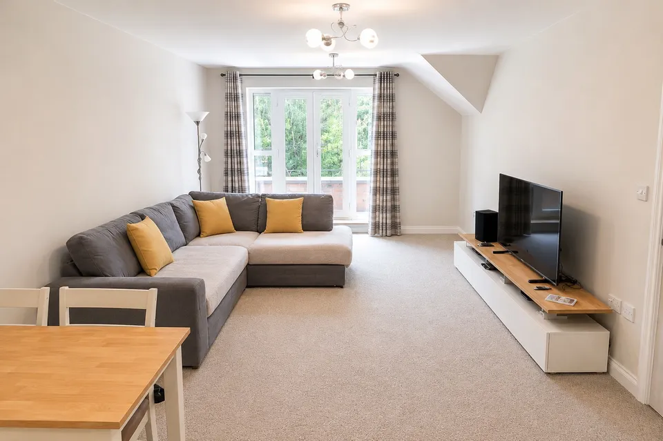 Flat Birch Meadow Close in Warwick