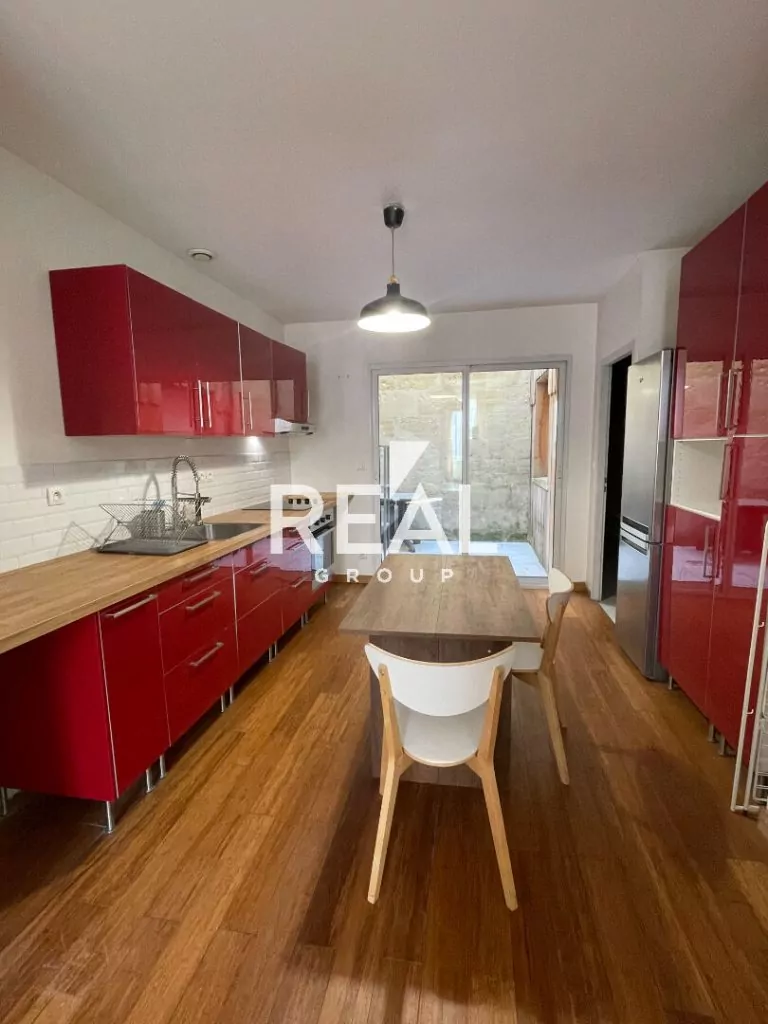 Appartement Rue du Jardin Public à Bordeaux