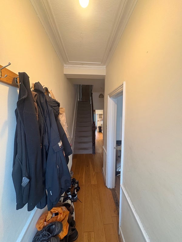Room Valnay Street in Greater London