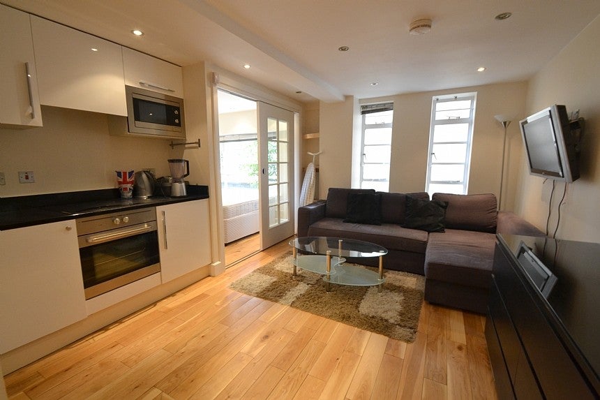 Flat Sloane Avenue in Greater London