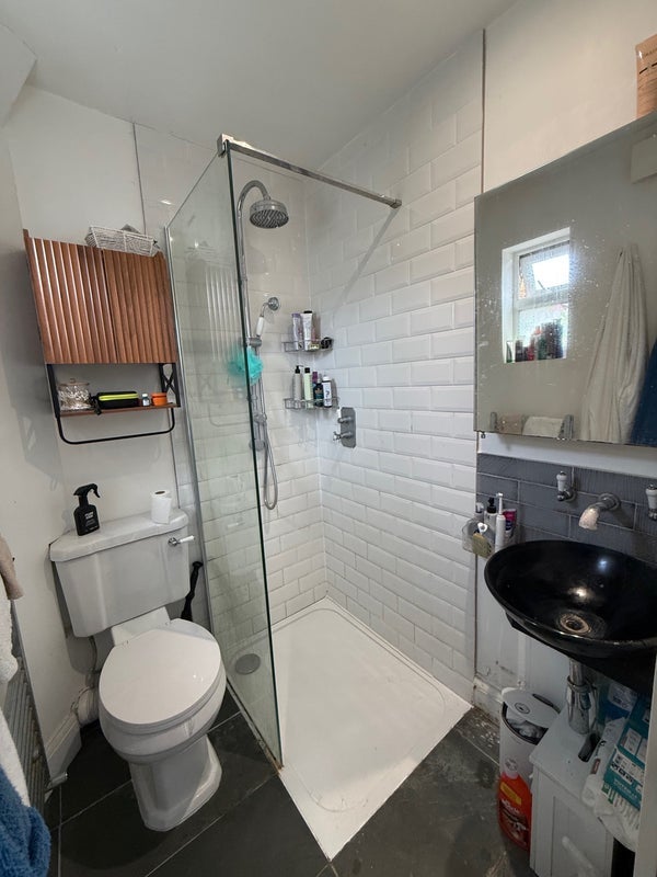 Room Farrant Avenue in Greater London