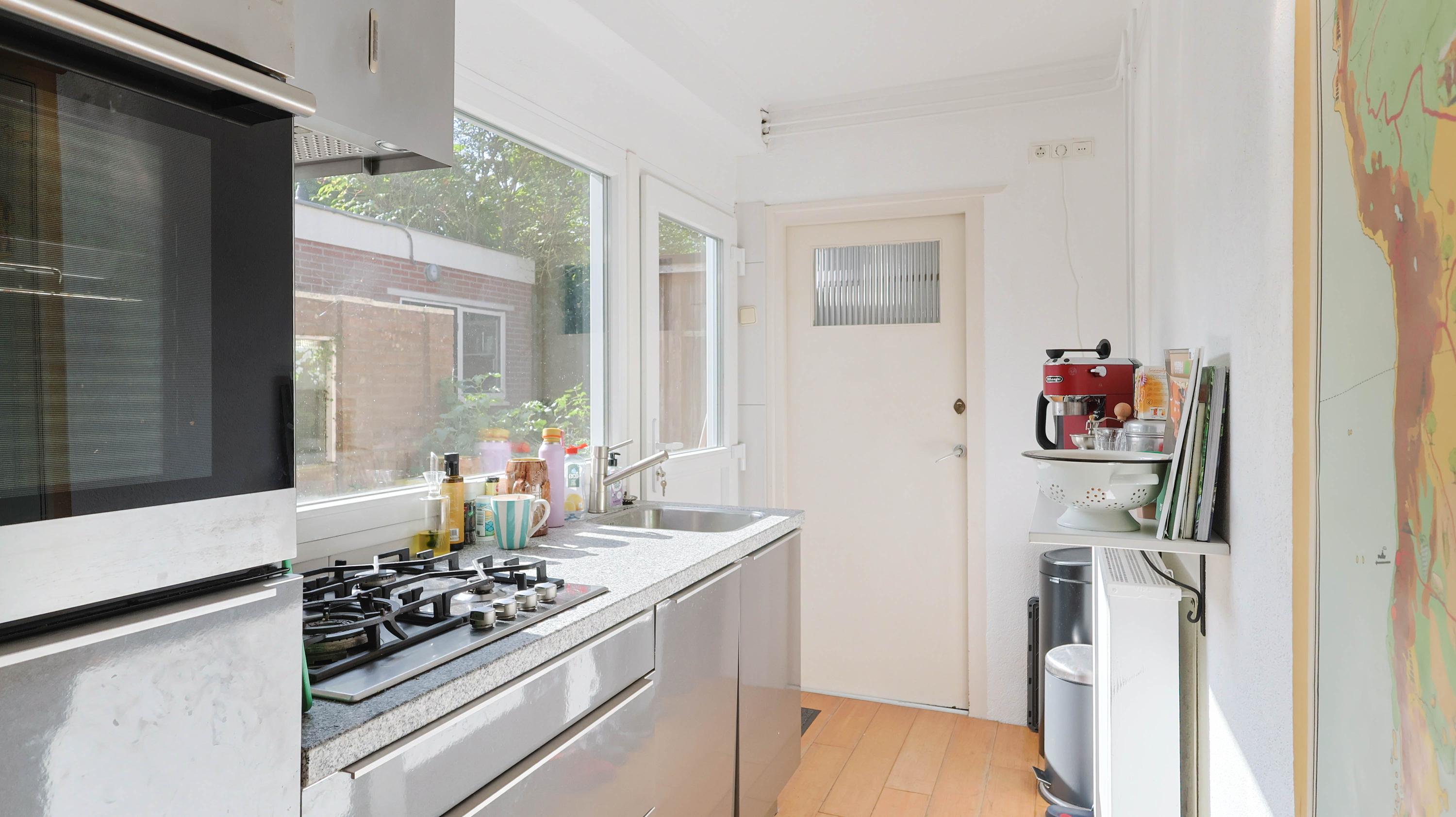 Tussenwoning te huur: Rijn en Schiekade 132, Leiden